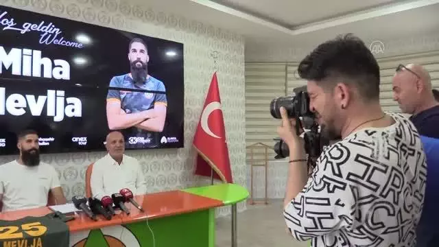 Alanyaspor, Sloven futbolcu Miha Mevlja'yı renklerine bağladı