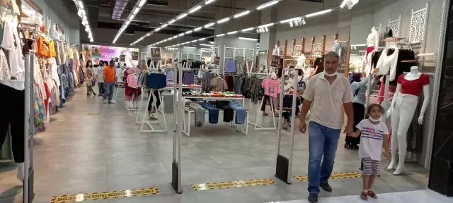 Alışveriş merkezlerinde bayram yoğunluğu