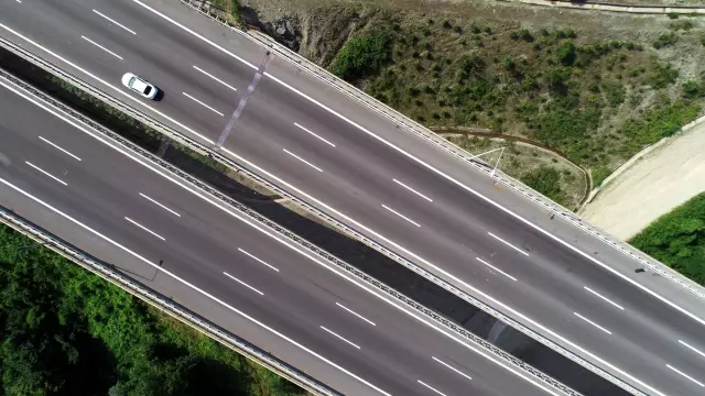 (DRONE) Anadolu Otoyolu'nda trafik yoğunluğu azaldı