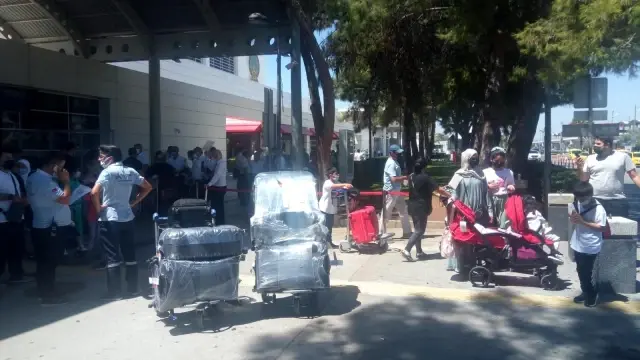 Antalya'da havalimanı iç hatlarda bayram hareketliliği Antalya'da havalimanı iç hatlarda bayram hareketliliği