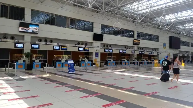 Antalya'da havalimanı iç hatlarda bayram hareketliliği