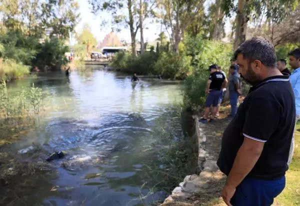 Evinin önünde oynarken bir anda gözden kayboldu! Ekipler seferber, Antalya minik Ecrin'i arıyor Evinin önünde oynarken bir anda gözden kayboldu! Ekipler seferber, Antalya minik Ecrin'i arıyor