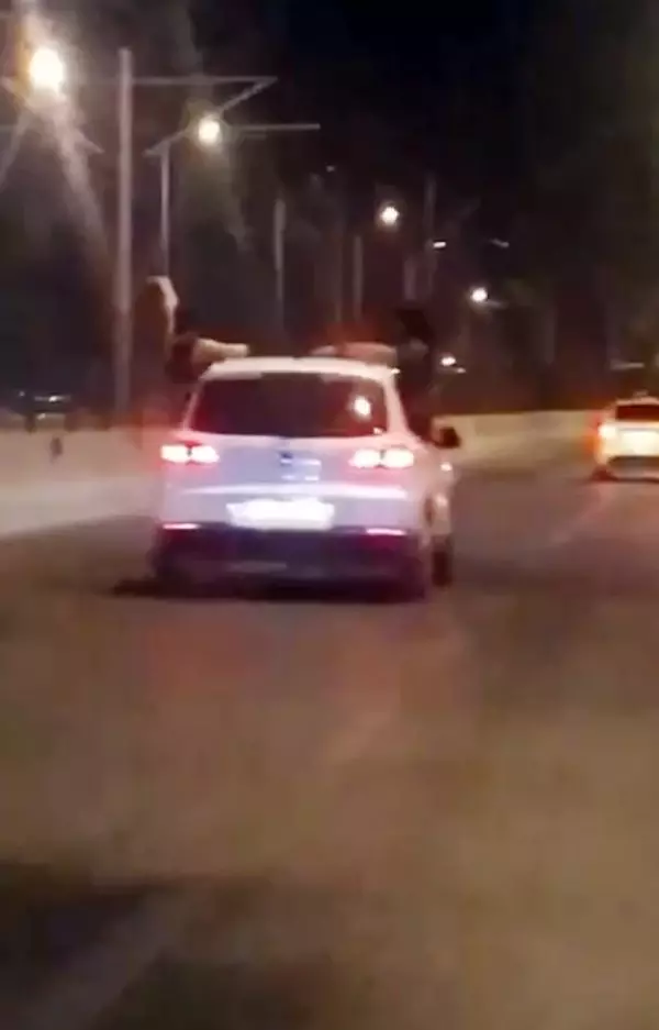 ANTALYA'DA TRAFİKTE TEHLİKELİ YOLCULUKLAR KAMERADA