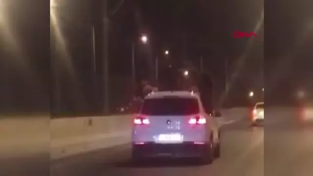 ANTALYA'DA TRAFİKTE TEHLİKELİ YOLCULUKLAR KAMERADA