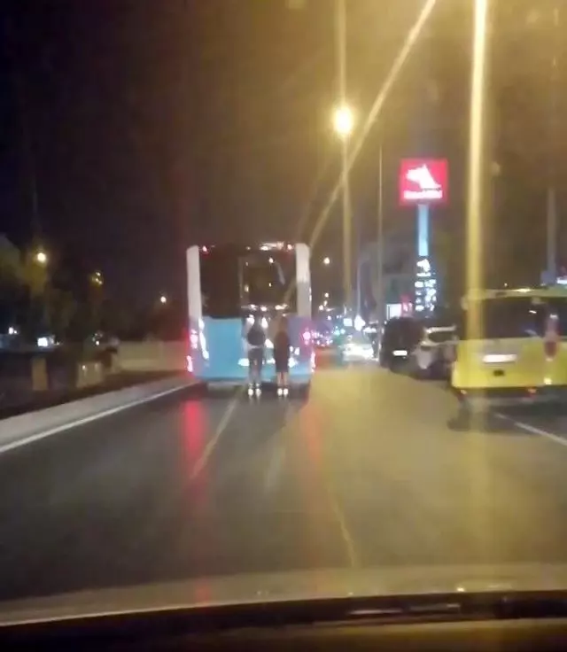 Trafikteki tehlikeli yolculuklar pes dedirtti