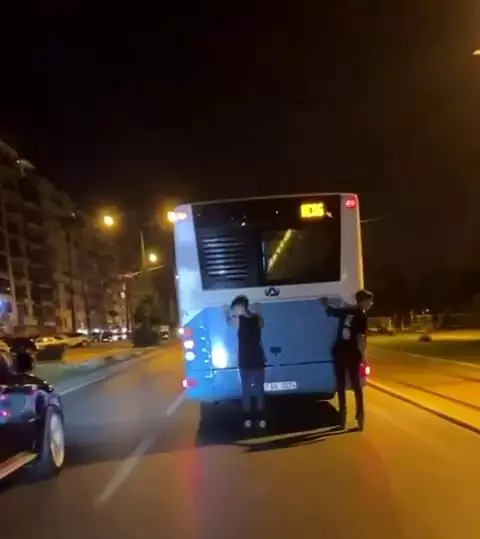 Trafikteki tehlikeli yolculuklar pes dedirtti