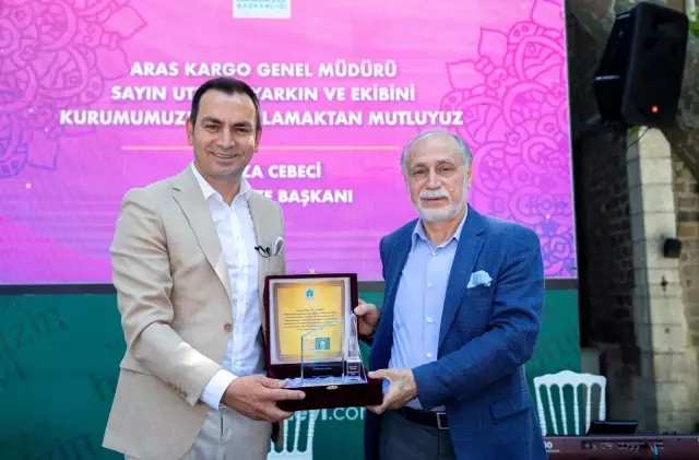 Kargo şirketinden Darülaceze'ye bayram ziyareti