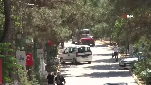 Arefe günü mezarlıklarda ziyaretçi yoğunluğu