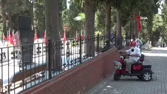 Arefe günü mezarlıklarda ziyaretçi yoğunluğu