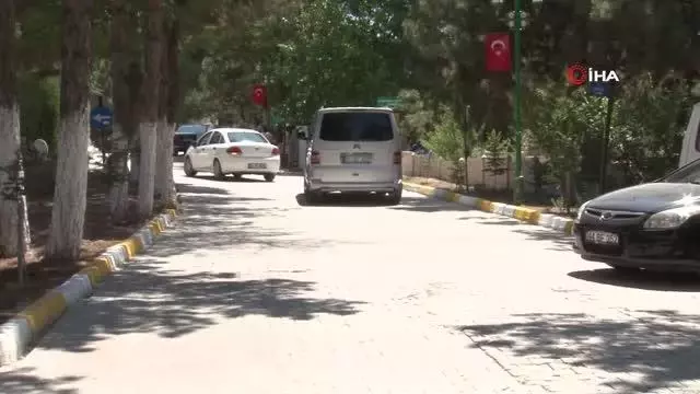 Arefe günü mezarlıklarda ziyaretçi yoğunluğu