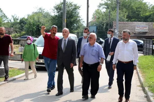 Arefe günü şehir mezarlığında Kur'an-ı kerim ziyafeti