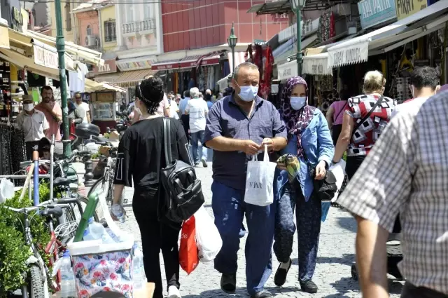Arefe gününde çarşıya akın ettiler