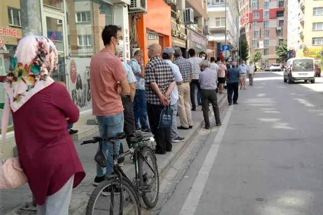 Arefe gününde çarşıya akın ettiler