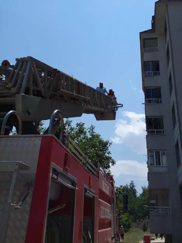 Son dakika haberleri! Asansörde çıkan yangın korkuttu Son dakika haberleri! Asansörde çıkan yangın korkuttu