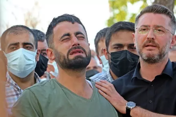 Son dakika: AYNI AİLEDEN 5 KİŞİNİN BOĞULDUĞU BARAJ GÖLÜNE İNEN YOL KAPATILDI Son dakika: AYNI AİLEDEN 5 KİŞİNİN BOĞULDUĞU BARAJ GÖLÜNE İNEN YOL KAPATILDI