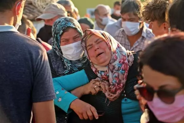 Son dakika: AYNI AİLEDEN 5 KİŞİNİN BOĞULDUĞU BARAJ GÖLÜNE İNEN YOL KAPATILDI