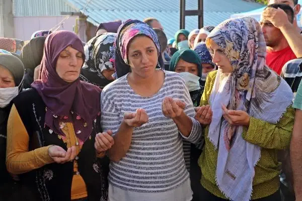 Son dakika: AYNI AİLEDEN 5 KİŞİNİN BOĞULDUĞU BARAJ GÖLÜNE İNEN YOL KAPATILDI