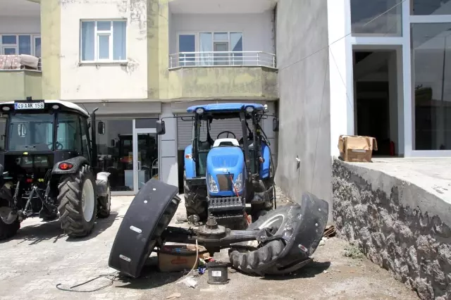 Baba ve oğullarının dayanışması hayran bıraktırıyor