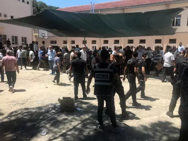 Baba ve oğulun yarıştığı seçimde üyeler birbirine girdi