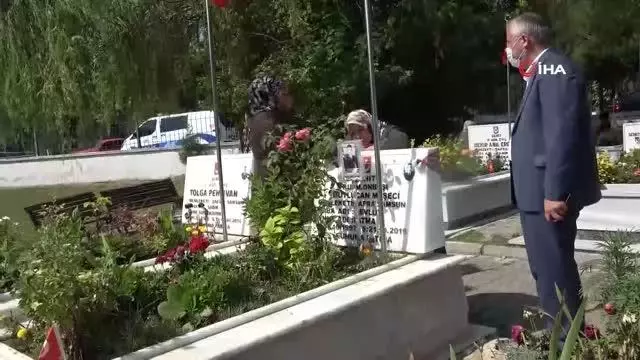 Bafra'da arefe gününde şehitler unutulmadı Bafra'da arefe gününde şehitler unutulmadı
