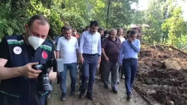 Bakan Kurum, Güneysu'da incelemelerini sürdürdü