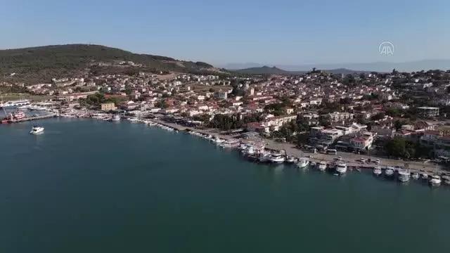 BALIKESİR - Cunda Adası bayramı tam dolulukla karşılıyor BALIKESİR - Cunda Adası bayramı tam dolulukla karşılıyor