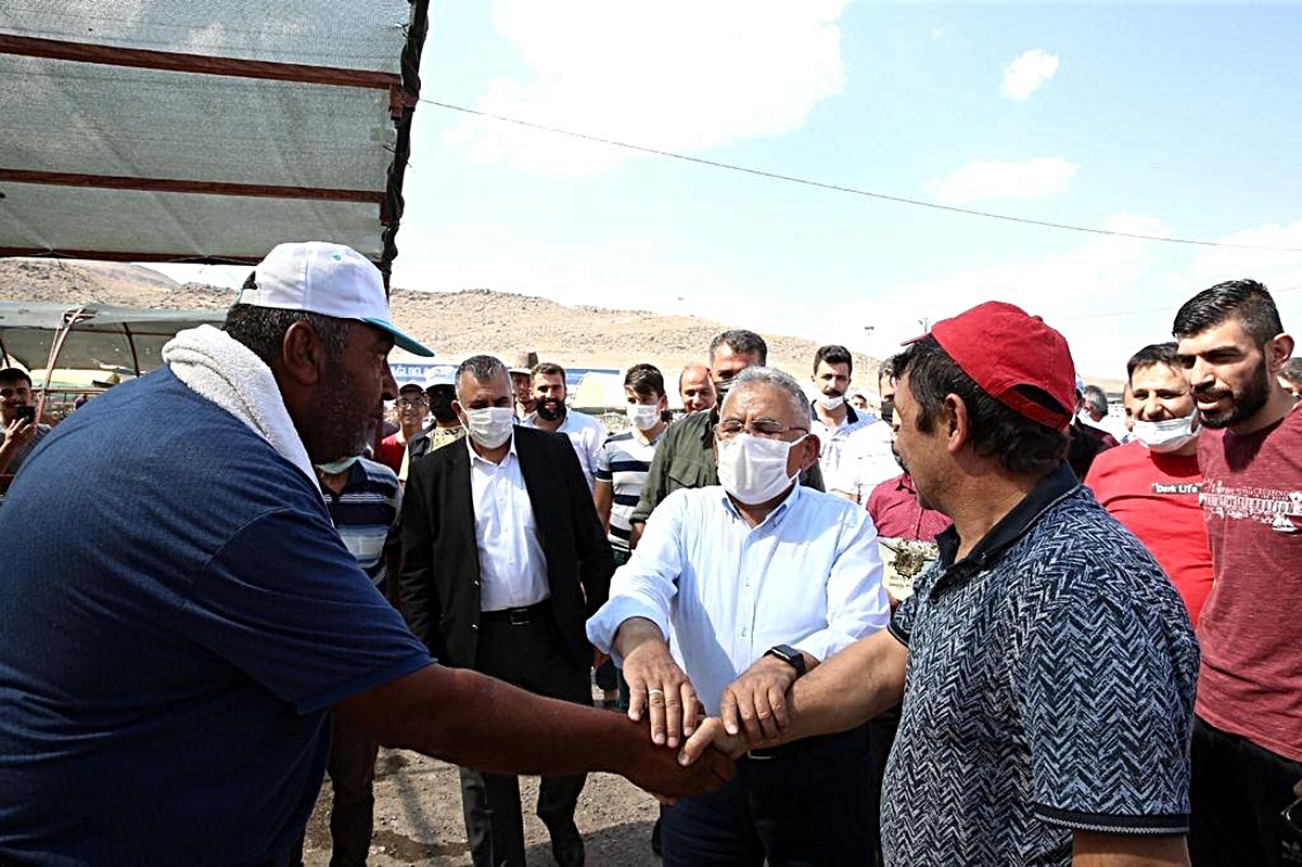 Başkan Büyükkılıç kurban satış yerlerini ve kesim alanlarını inceledi - Vimarsana News