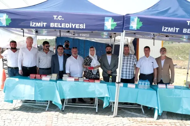 Başkan Hürriyet, vatandaşlara Yasin-i Şerif hediye etti