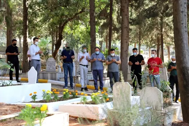 Başkan Yücel'den şehit kabirlerine ziyaret