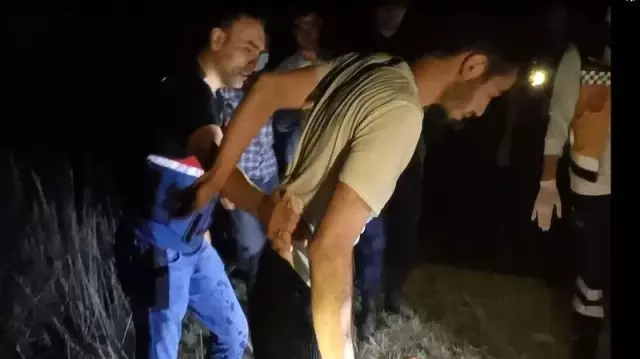 Bataklığa saplanan alkollü şahıs, 4 saatlik çalışma sonucu kurtarıldı