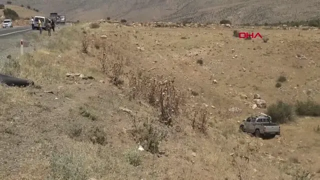 BATMAN'DA KAMYONET ŞARAMPOLE DEVRİLDİ: 1 YARALI BATMAN'DA KAMYONET ŞARAMPOLE DEVRİLDİ: 1 YARALI