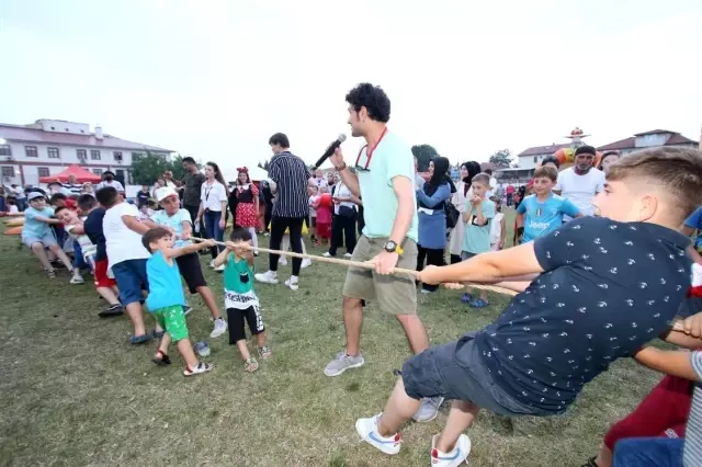 Bayram öncesinde çocuklara bayramı yaşattılar