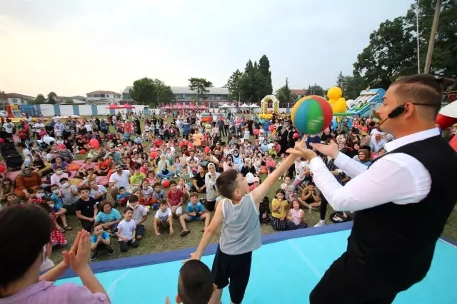 Bayram öncesinde çocuklara bayramı yaşattılar