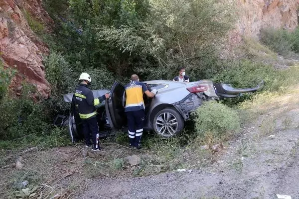 Otomobil şarampole devrildi: 1 ölü, 4 yaralı