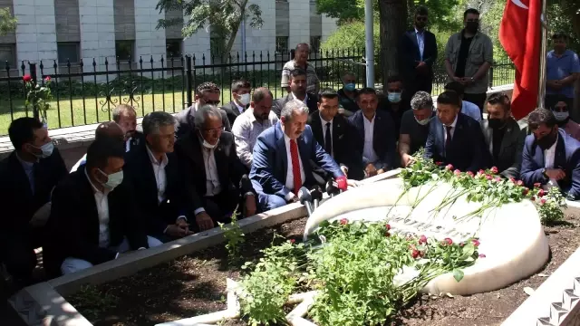 BBP Genel Başkanı Destici'den, Muhsin Yazıcıoğlu'nun kabrine ziyaret