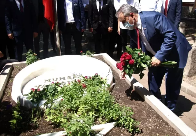 BBP Genel Başkanı Destici'den, Muhsin Yazıcıoğlu'nun kabrine ziyaret