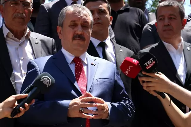 BBP Genel Başkanı Destici'den, Muhsin Yazıcıoğlu'nun kabrine ziyaret BBP Genel Başkanı Destici'den, Muhsin Yazıcıoğlu'nun kabrine ziyaret