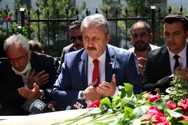 BBP Genel Başkanı Destici'den, Muhsin Yazıcıoğlu'nun kabrine ziyaret