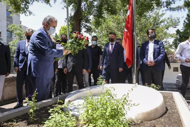 BBP Genel Başkanı Destici, Muhsin Yazıcıoğlu'nun kabrini ziyaret etti BBP Genel Başkanı Destici, Muhsin Yazıcıoğlu'nun kabrini ziyaret etti