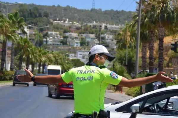 Bodrum'a 1 haftada 140 bin araç girişi