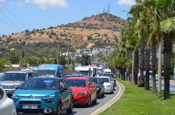 Bodrum'a 1 haftada 140 bin araç girişi Bodrum'a 1 haftada 140 bin araç girişi