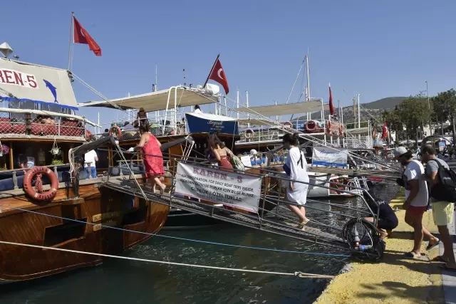 Bodrum'da günlük tekne turlarına talep arttı Bodrum'da günlük tekne turlarına talep arttı
