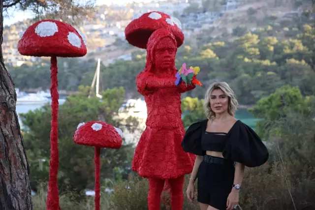 Bodrum'da yerli ve yabancı sanatçıların heykelleri beğeni topladı