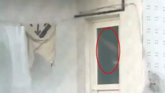 Buna yürek dayanmaz! Çocuğunu tavana asarak döven vicdansız, gözaltına alındı Buna yürek dayanmaz! Çocuğunu tavana asarak döven vicdansız, gözaltına alındı