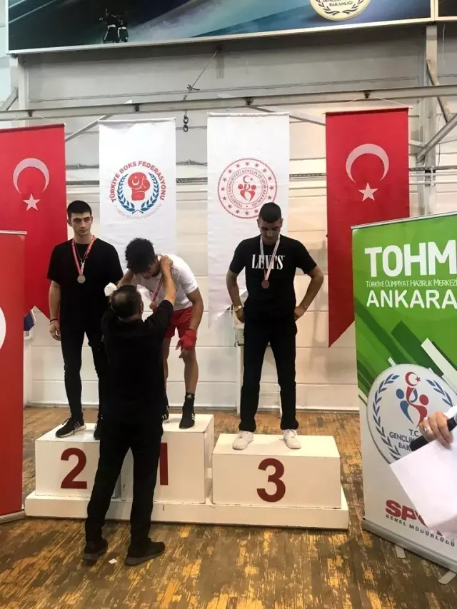Bursa Emniyet Spor'dan gururlandıran performans