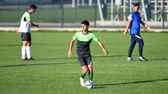 Bursaspor kendi arasında hazırlık maçı yaptı