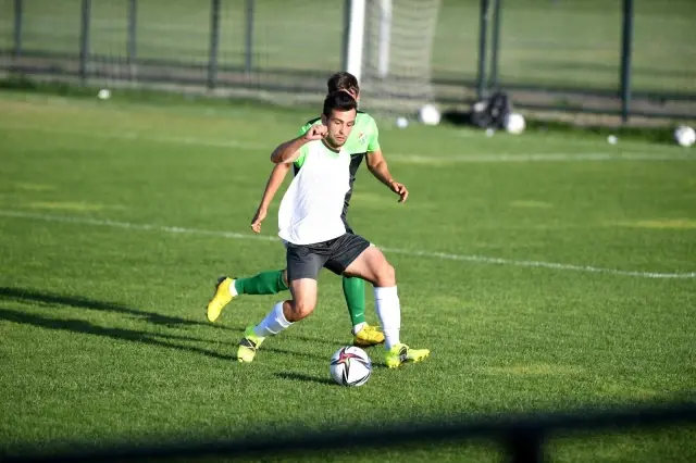 Bursaspor kendi arasında hazırlık maçı yaptı