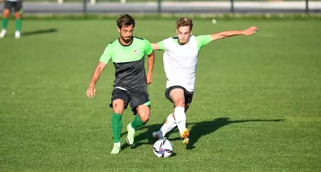 Bursaspor kendi arasında hazırlık maçı yaptı