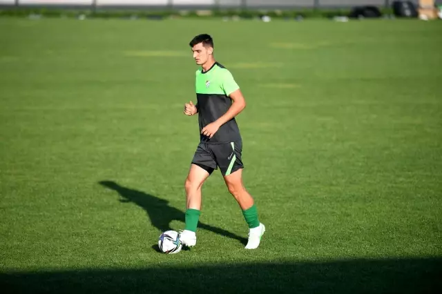Bursaspor kendi arasında hazırlık maçı yaptı
