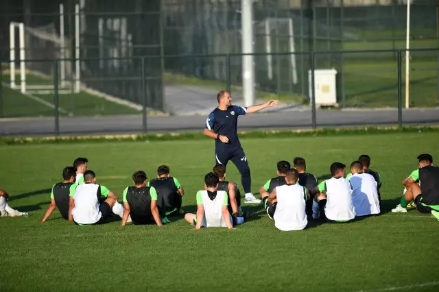 Bursaspor kendi arasında hazırlık maçı yaptı
